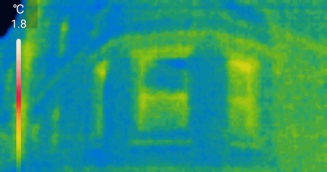 Example of how thermal imaging can help visualise the energy efficiency in a home
