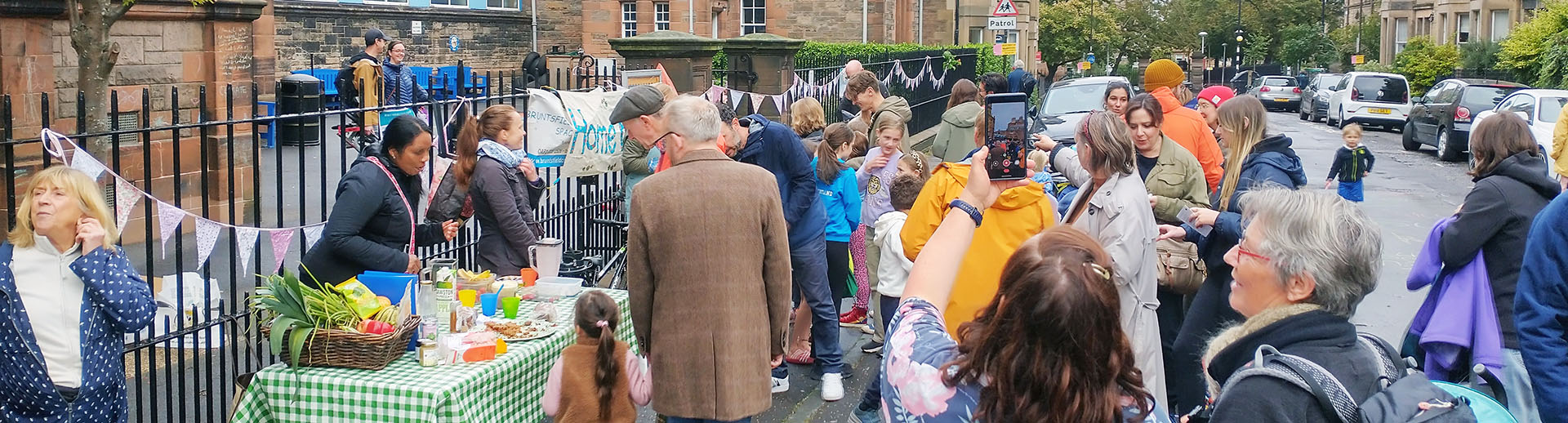 Bruntsfield residents attending the BANZAI community cargo bike event in September 2023